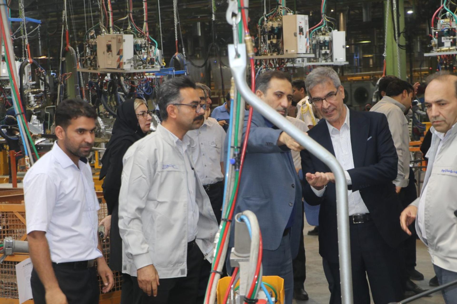 بازدید معاون وزارت علوم از کرمان موتور